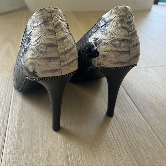 The Kooples Jiji Python Zipper Pointed Toe Heel
White/Black Size 7 - Picture 7 of 9
